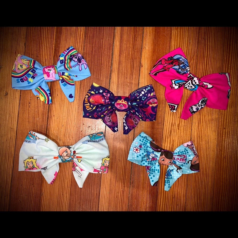 COPY - Handmade Girls Hair Bow multiple character…